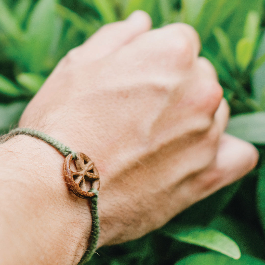 MANG Carbon Black Tri-Leaf Woven Bracelet - Carbon Black-